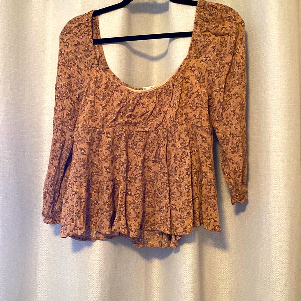 Women’s flowy top